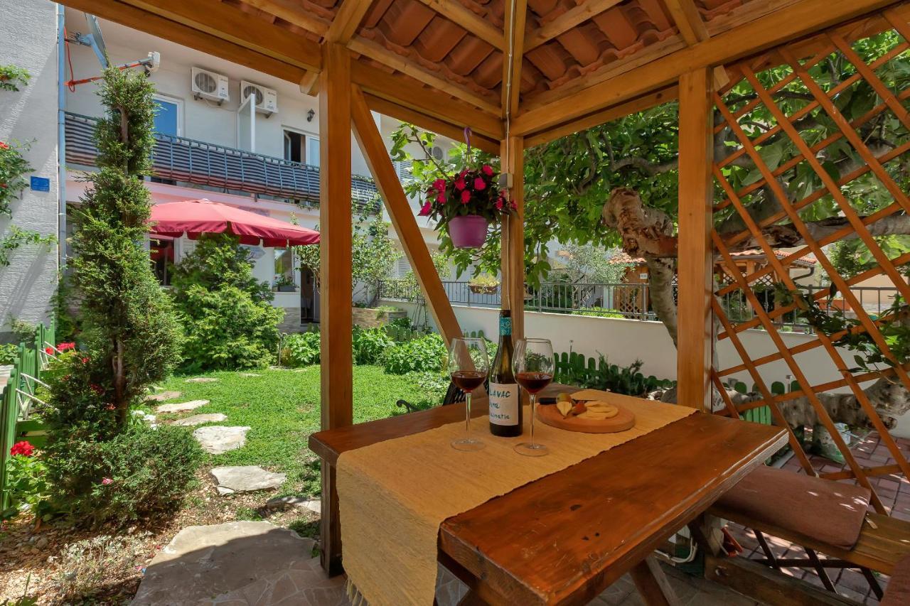 Apartmani Luna Baška Voda Exteriör bild