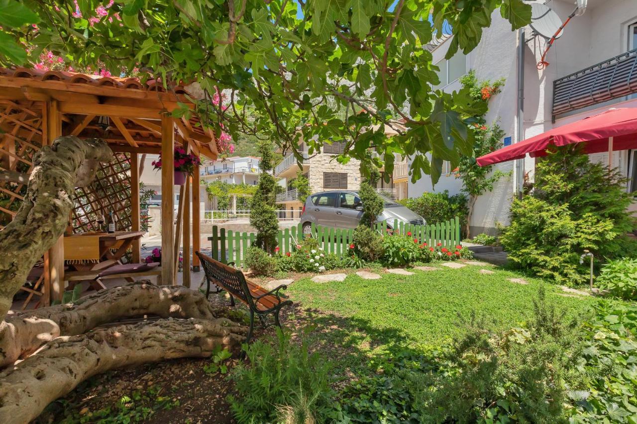 Apartmani Luna Baška Voda Exteriör bild
