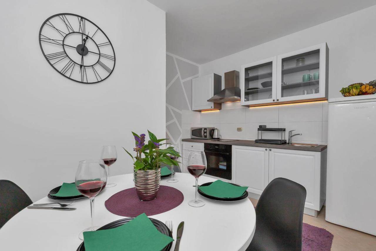Apartmani Luna Baška Voda Exteriör bild
