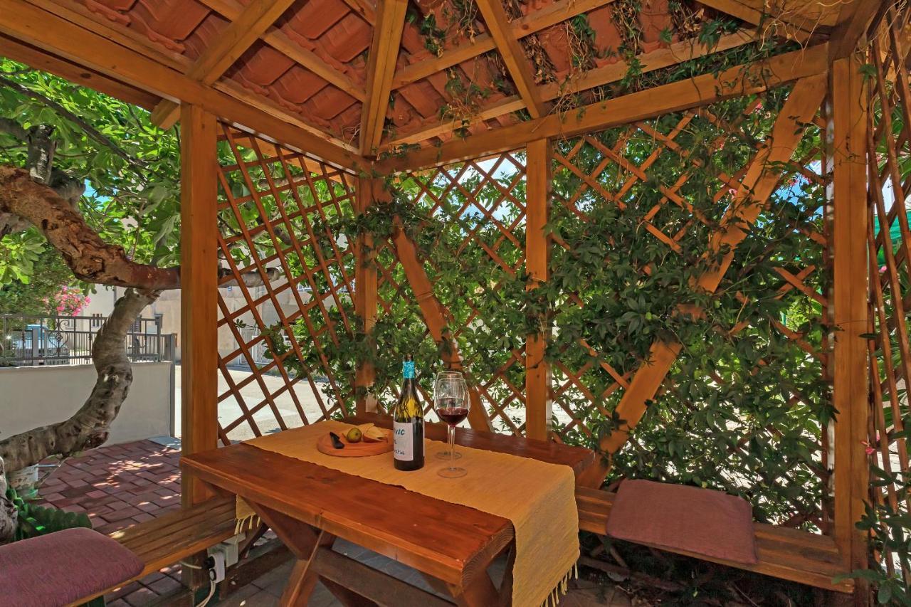 Apartmani Luna Baška Voda Exteriör bild