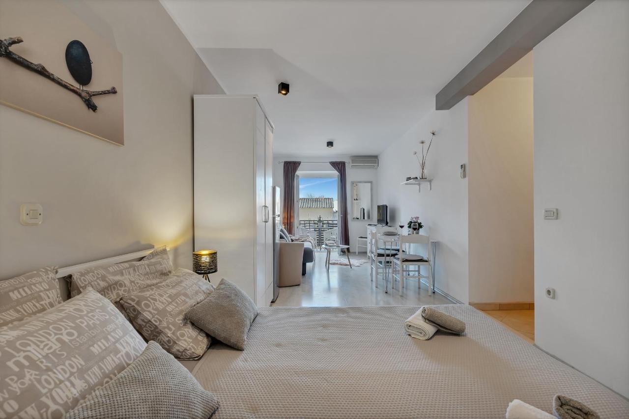 Apartmani Luna Baška Voda Exteriör bild