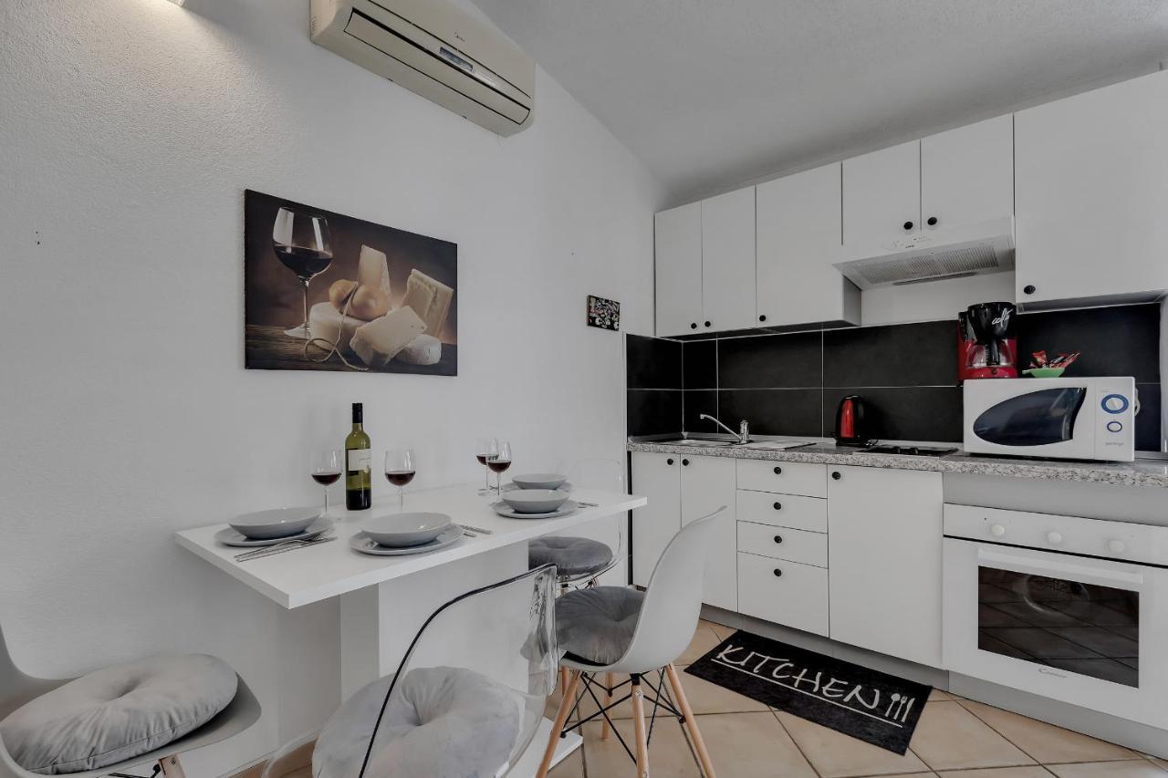 Apartmani Luna Baška Voda Exteriör bild