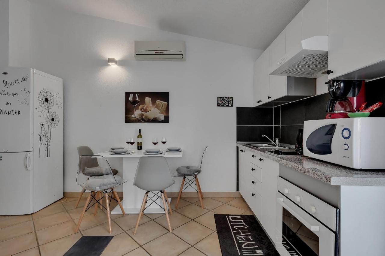 Apartmani Luna Baška Voda Exteriör bild