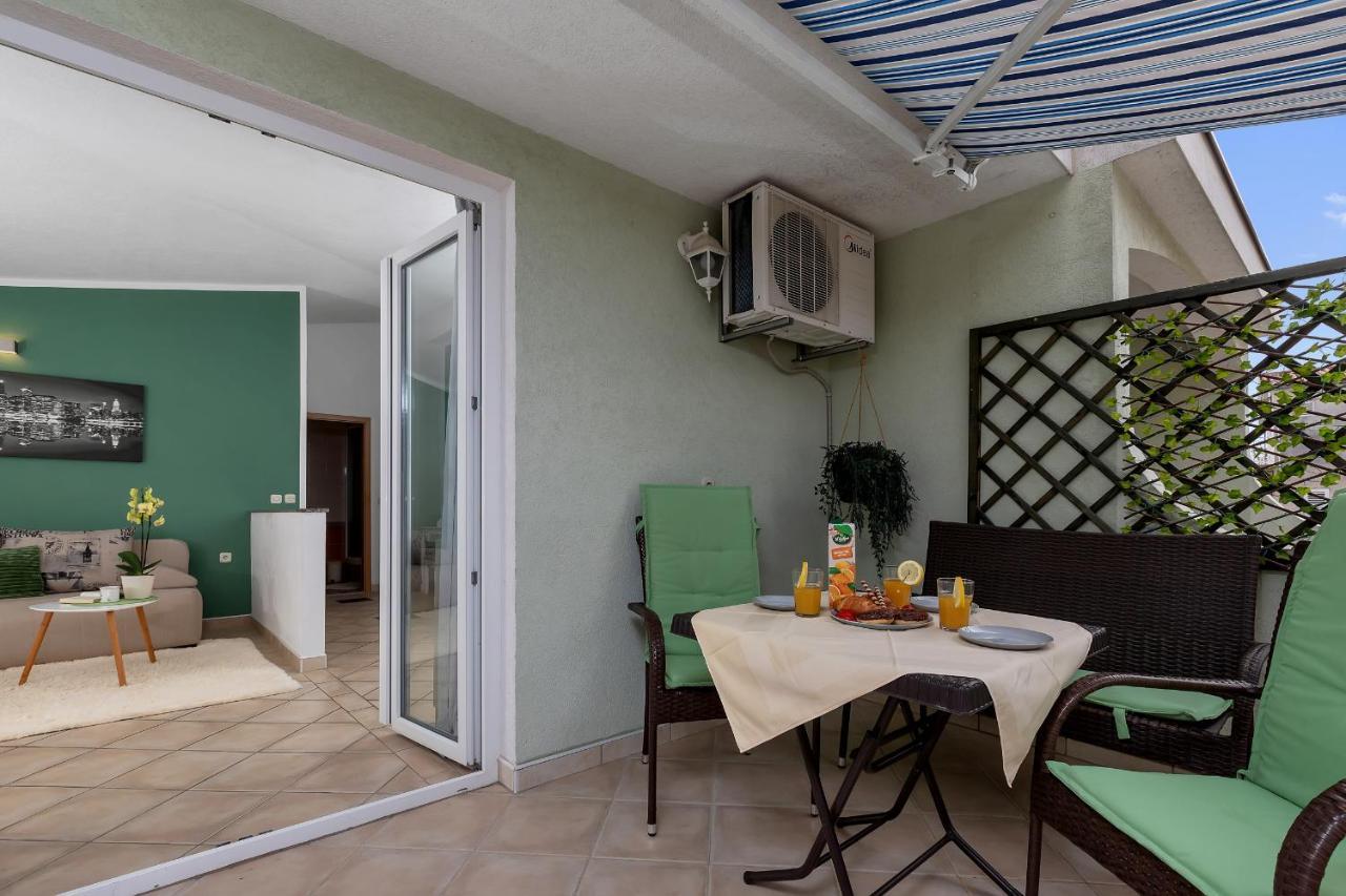 Apartmani Luna Baška Voda Exteriör bild