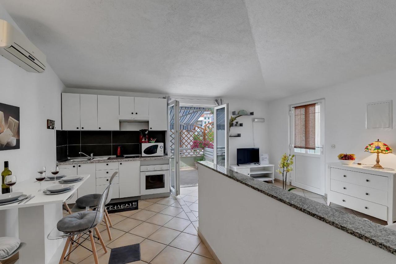 Apartmani Luna Baška Voda Exteriör bild