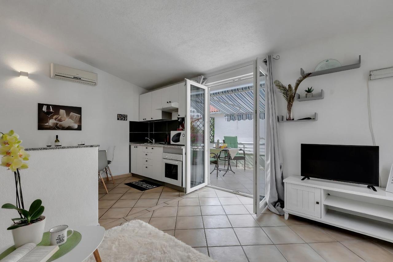 Apartmani Luna Baška Voda Exteriör bild