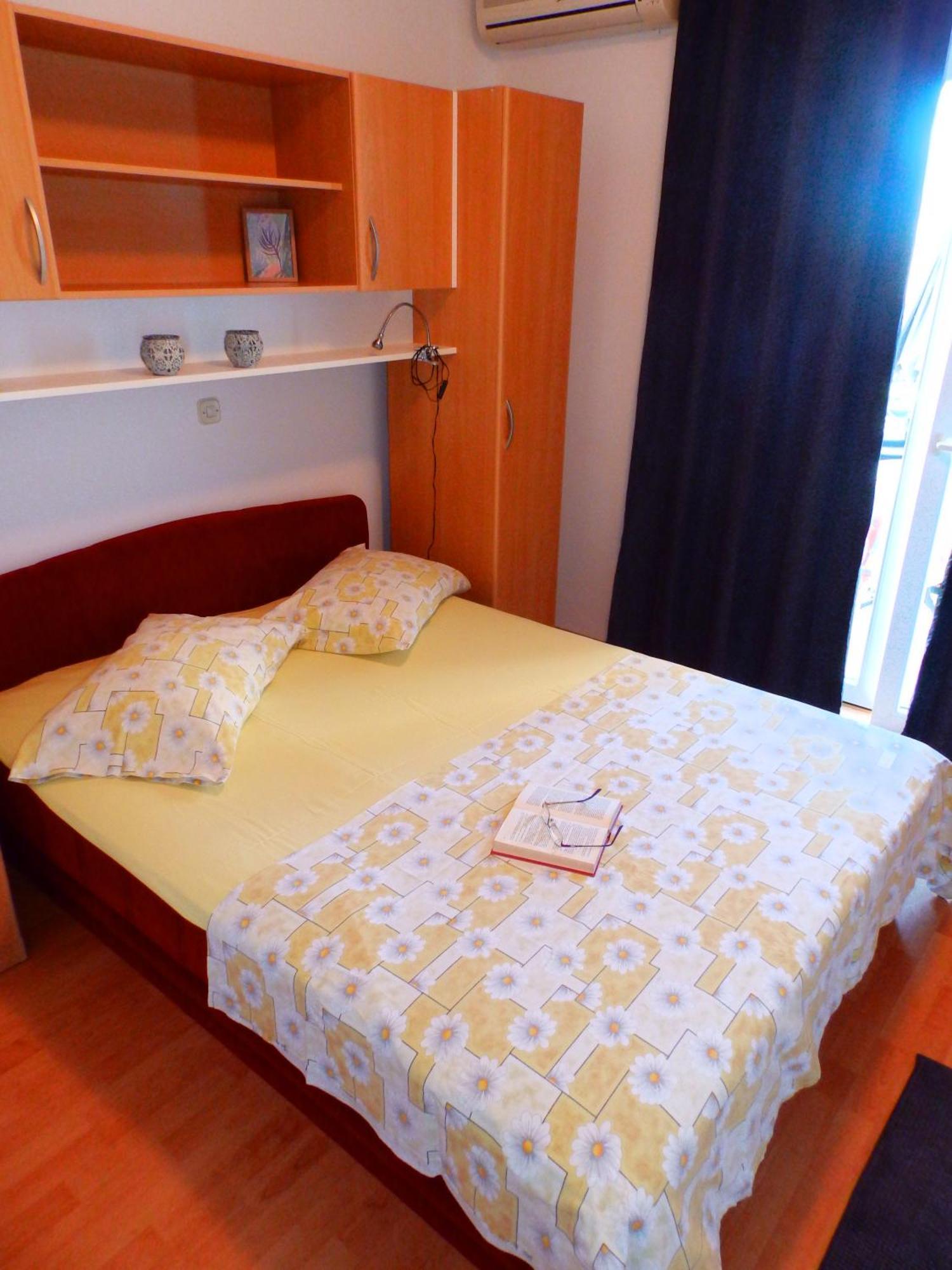 Apartmani Luna Baška Voda Rum bild