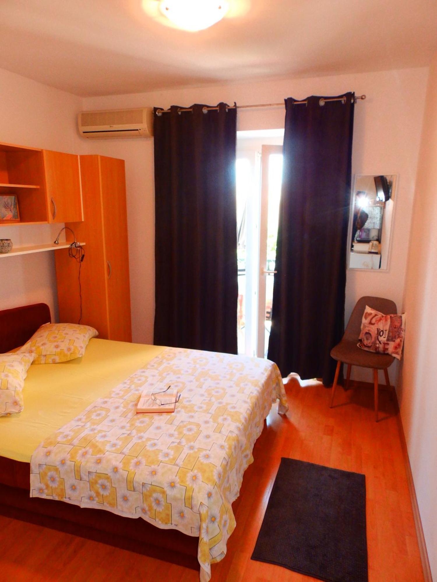 Apartmani Luna Baška Voda Rum bild